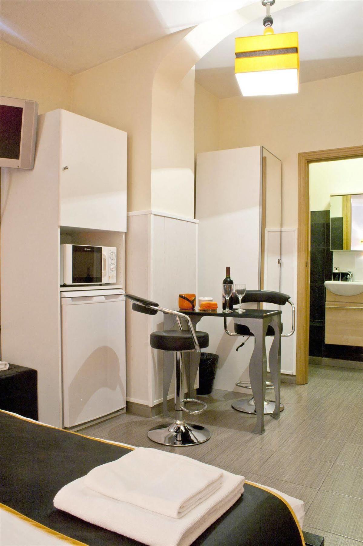Hostal Oxum Madrid Habitación foto